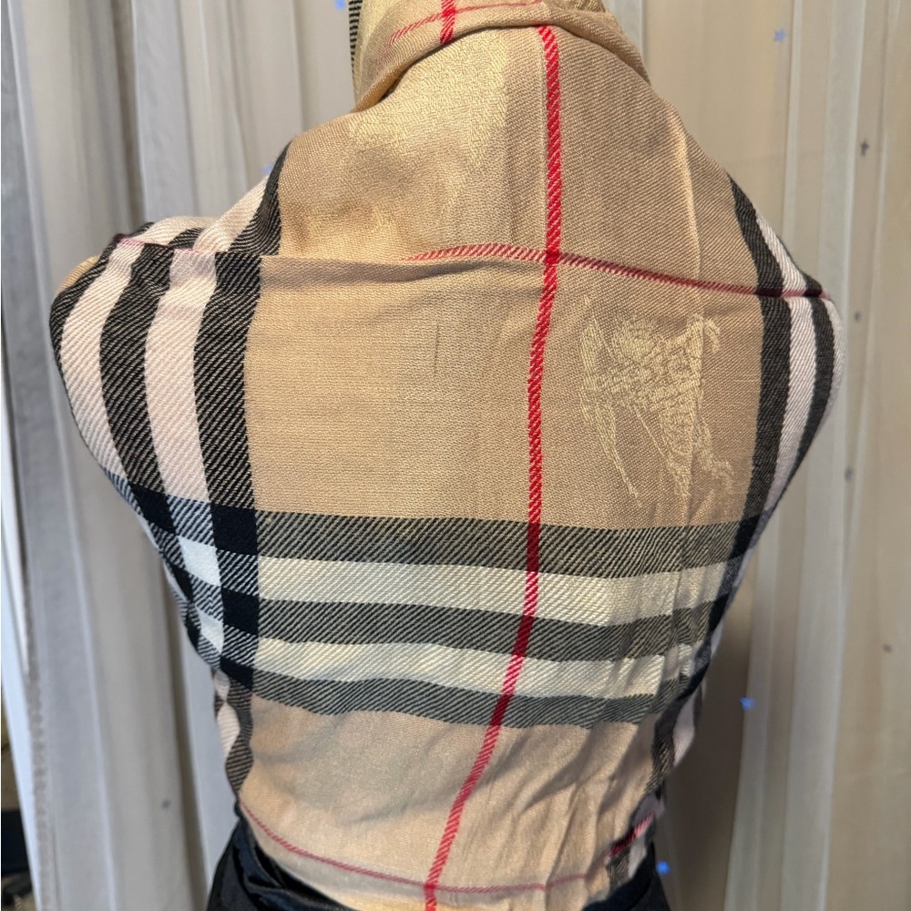 Classic tan & black plaid Burberry Scarf. Never worn! NEW! Very large in size! - Picture 5 of 15